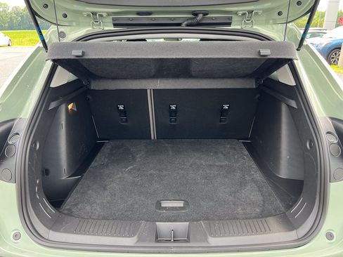 Used 2025 Chevrolet Trax ACTIV w/ Sunroof Package FWD image 5