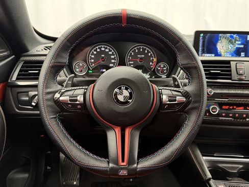 Used 2015 BMW M4 Convertible RWD image 19