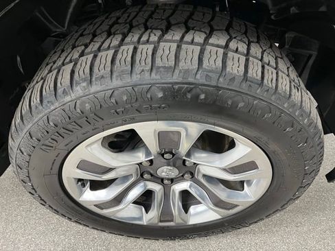 Used 2022 RAM 1500 Limited w/ Body Color Bumper Group AWD/4WD image 18
