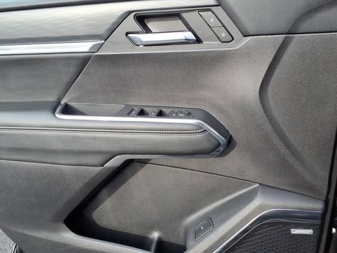 Used 2025 GMC Acadia Elevation image 16