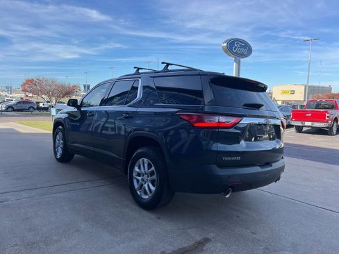 Used 2021 Chevrolet Traverse LT image 6