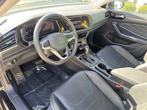 Certified 2022 Volkswagen Jetta SEL image 11
