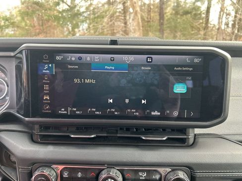 Used 2024 Jeep Wrangler Sahara image 22