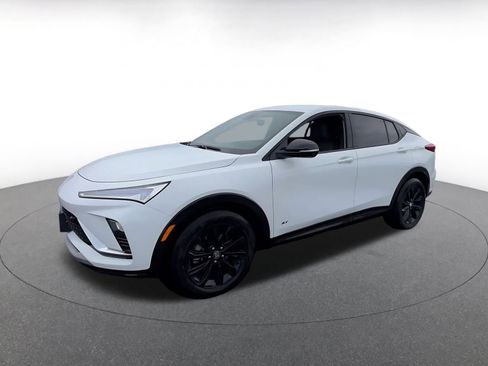 Used 2025 Buick Envista Sport Touring image 8