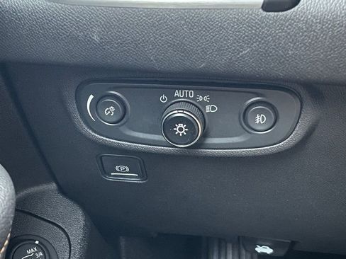 Used 2021 GMC Terrain SLT image 18