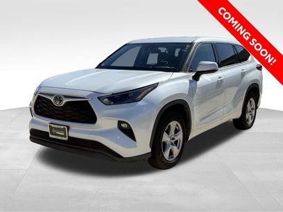 Certified 2022 Toyota Highlander LE