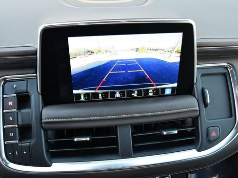 Used 2024 GMC Yukon XL SLT w/ SLT Luxury Package image 62