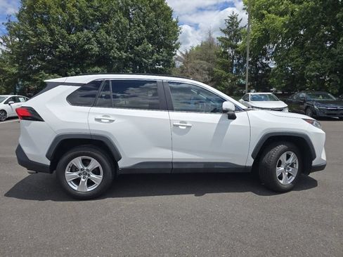 Used 2020 Toyota RAV4 XLE FWD image 19