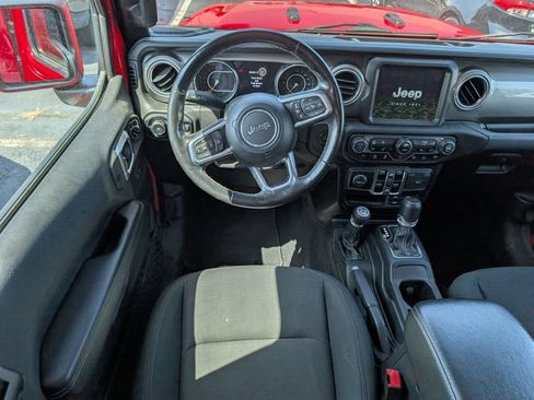 Used 2021 Jeep Wrangler Unlimited Sahara AWD/4WD image 8