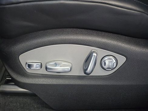 Certified 2025 Porsche Macan image 35