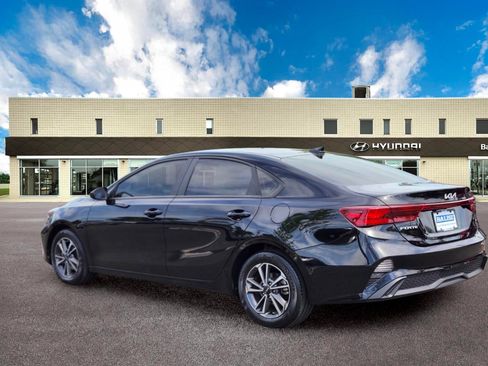 Used 2024 Kia Forte LXS FWD image 4