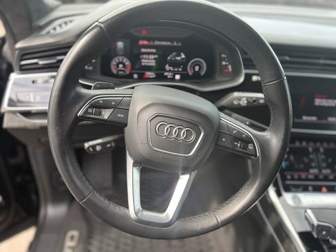 Used 2021 Audi Q8 Prestige w/ Prestige Package image 22