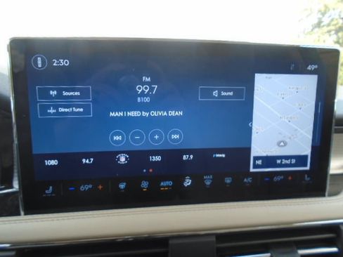 Used 2025 Lincoln Corsair AWD w/ Equipment Group 101A image 19