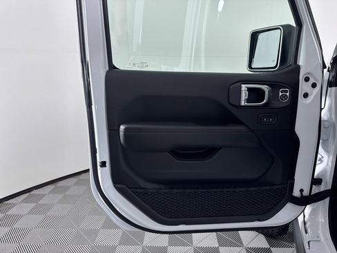 New 2026 Jeep Wrangler Unlimited Rubicon image 26