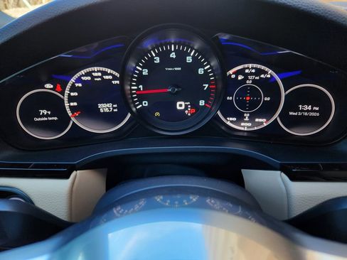 Used 2023 Porsche Cayenne Platinum Edition image 15