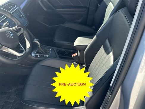 Certified 2022 Volkswagen Tiguan SE image 18