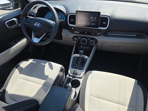 Used 2026 Hyundai Venue SEL FWD image 21