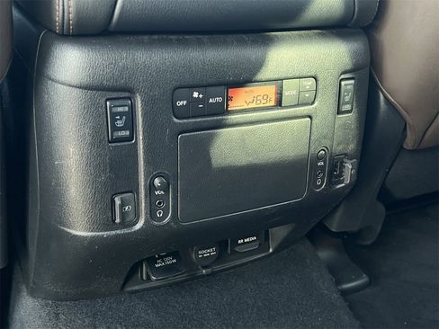 Certified 2020 Nissan Armada Platinum w/ Platinum Reserve Package image 27