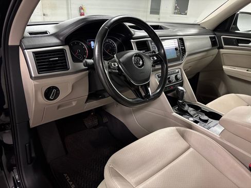 Used 2018 Volkswagen Atlas SE image 25