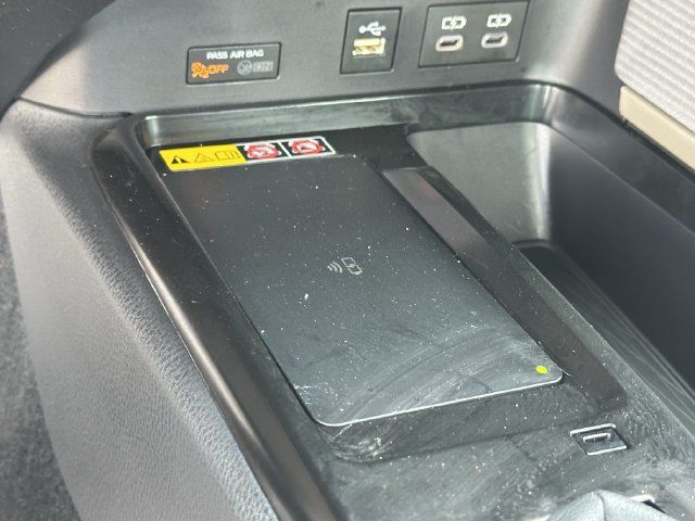 Used 2025 Toyota Camry SE w/ Convenience Package FWD image 21