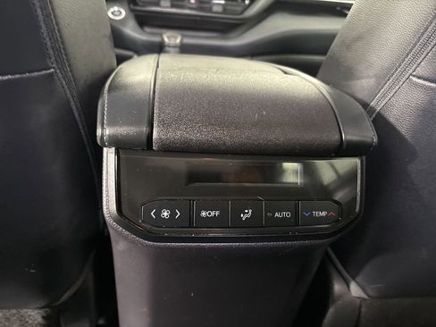 Used 2023 Toyota Highlander XSE FWD image 24