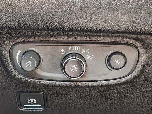 Used 2023 GMC Terrain SLT w/ LPO, Floor Liner Package AWD/4WD image 24