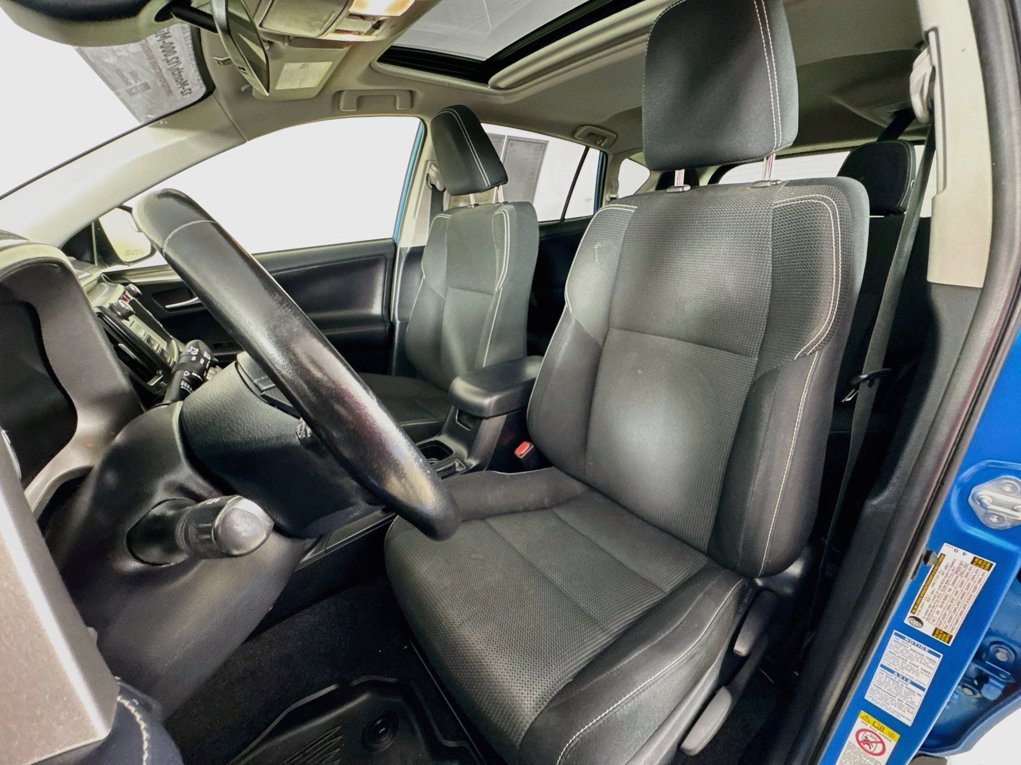 Certified 2018 Toyota RAV4 XLE AWD/4WD image 2