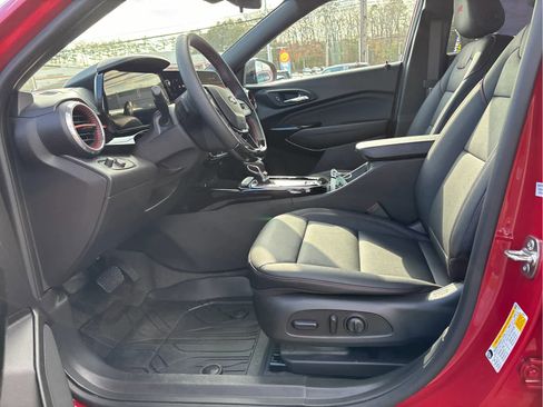 Certified 2026 Chevrolet Trax RS w/ Driver Confidence Package image 8