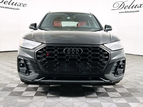 Used 2023 Audi SQ5 Premium Plus w/ Premium Plus Package image 2