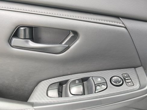 Used 2025 Nissan Sentra S FWD image 24