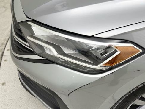 Used 2024 Volkswagen Jetta SE image 25