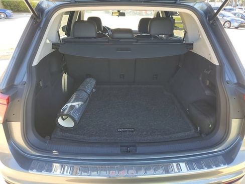 Used 2019 Volkswagen Tiguan SE image 34