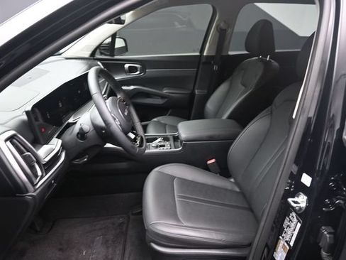 Used 2025 Kia Sorento S FWD image 18