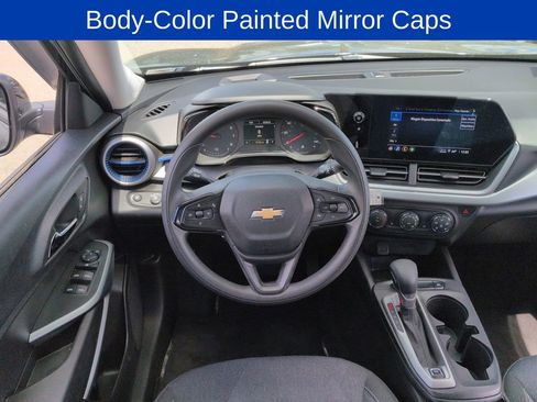 Used 2024 Chevrolet Trax LS w/ LS Convenience Package FWD image 12