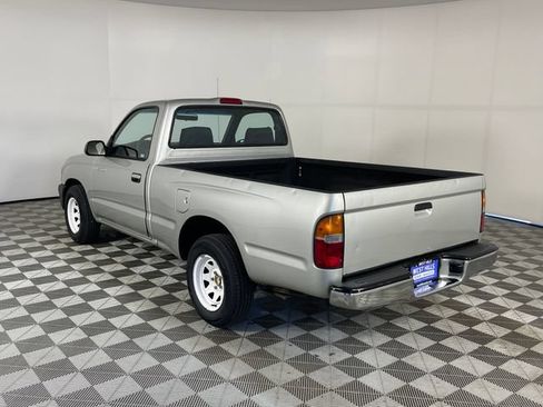 Used 2000 Toyota Tacoma 2WD Regular Cab image 17