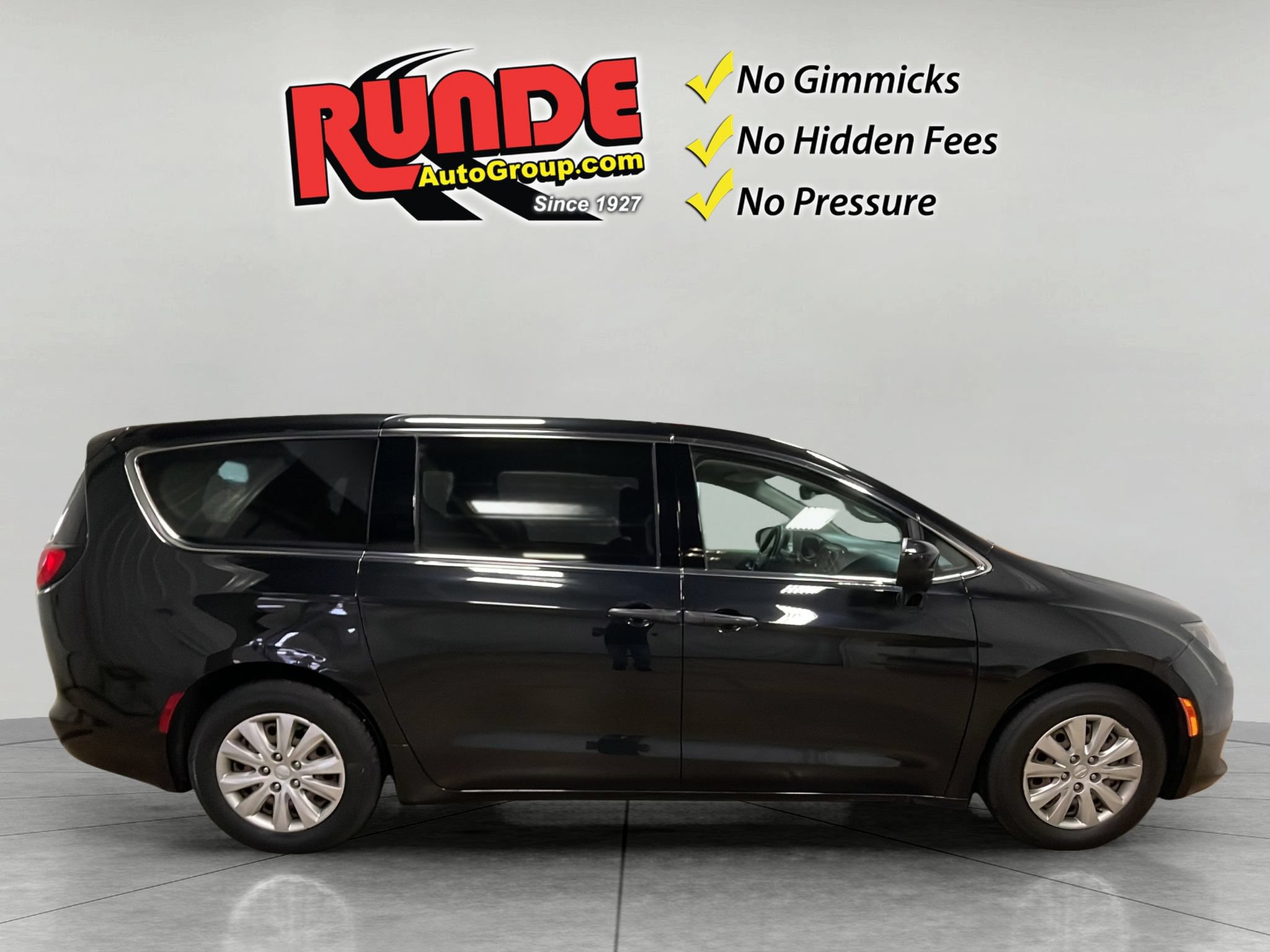 Used 2021 Chrysler Voyager L FWD image 9