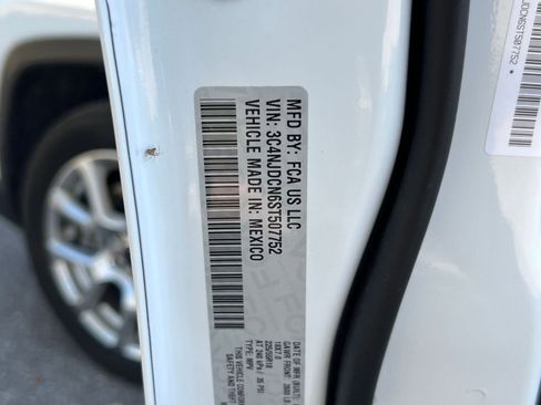 Used 2025 Jeep Compass Limited image 22