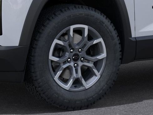 New 2026 Chevrolet Equinox ACTIV w/ Convenience Package III AWD/4WD image 9