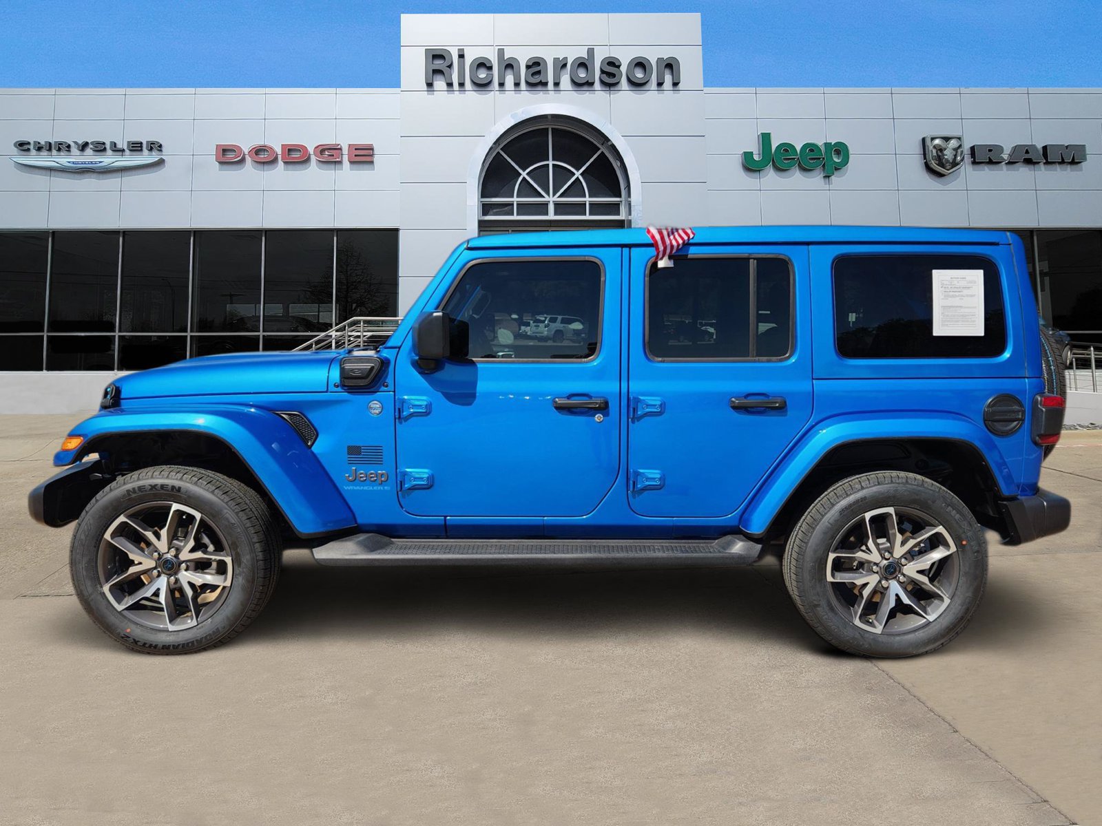 Used 2024 Jeep Wrangler Unlimited w/ Convenience Group AWD/4WD image 3