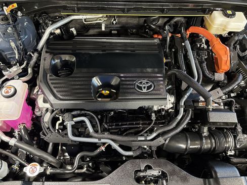 Certified 2025 Toyota Crown Signia image 26