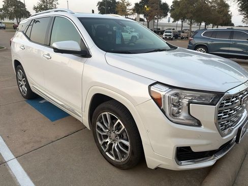 Used 2024 GMC Terrain Denali w/ Denali Premium Package AWD/4WD image 5
