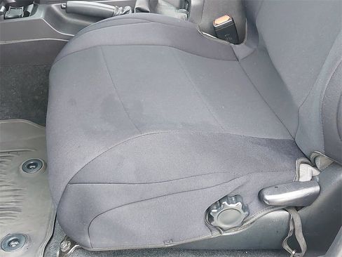 Used 2022 Toyota Tacoma SR image 24