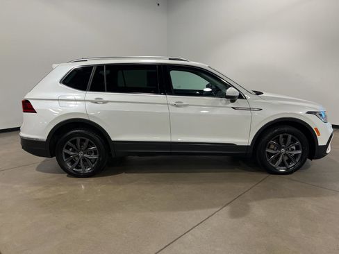 Used 2023 Volkswagen Tiguan SE image 2