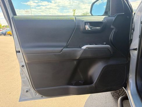 Used 2017 Toyota Tacoma TRD Pro AWD/4WD image 22