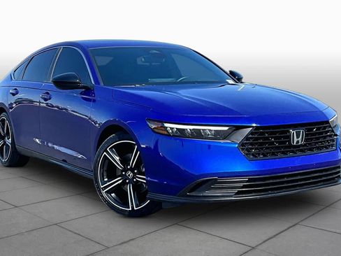 Used 2025 Honda Accord Sport image 2