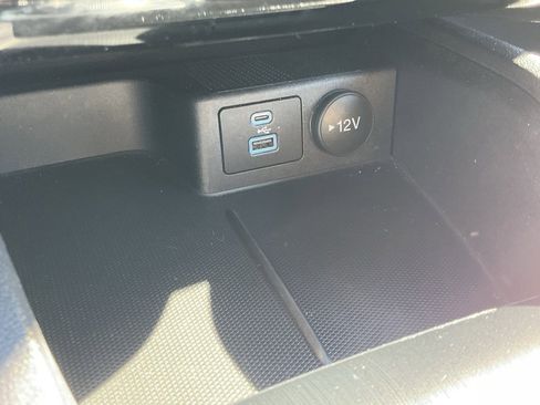 Used 2022 Ford Escape SE w/ SE Sport Appearance Package image 25