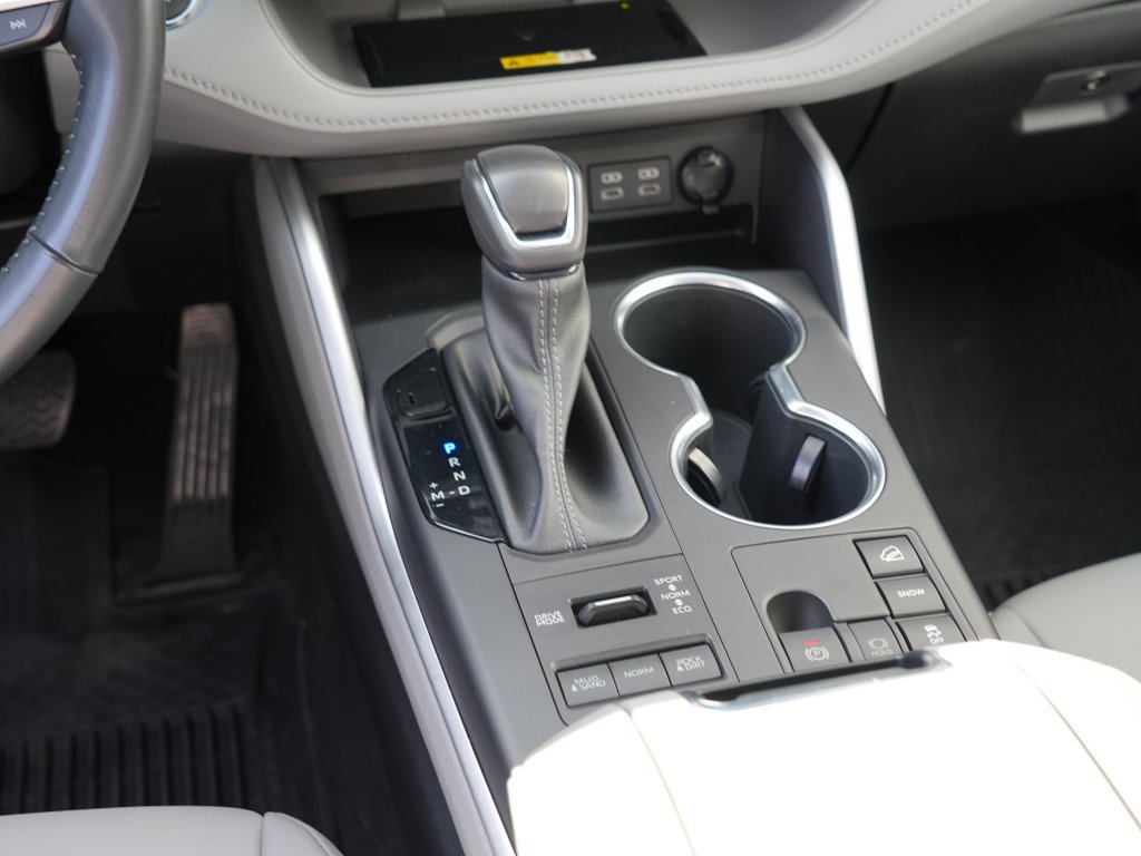Used 2023 Toyota Highlander XLE AWD/4WD image 24
