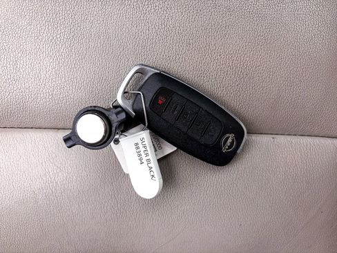 Used 2023 Nissan Rogue SL w/ SL Premium Package image 30