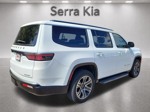 Used 2024 Jeep Wagoneer Series II w/ Flexible Seating Group AWD/4WD image 6