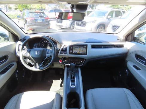 Certified 2019 Honda HR-V Touring image 16